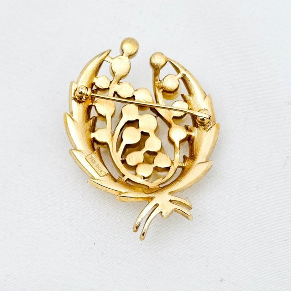 Crown Trifari Laurel Leaf & Faux Pearl Brooch - Picture 5 of 8